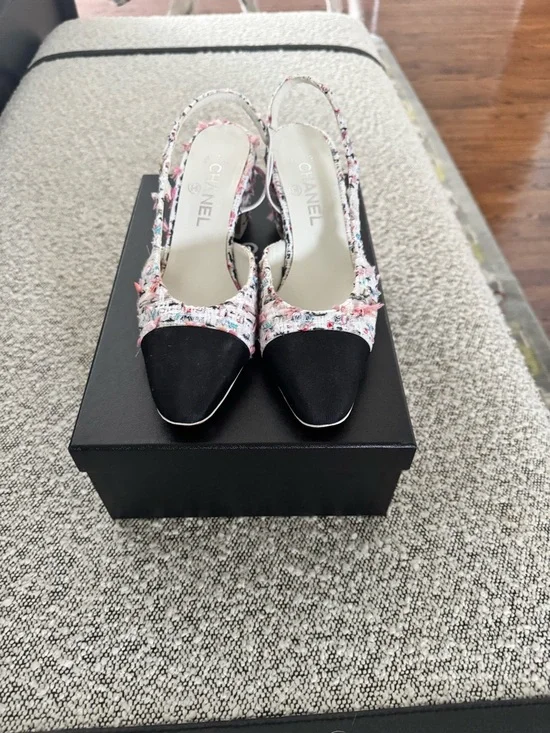 CHANEL Black and Pink Tweed Cap-Toe Slingback Mules - Picture 1 of 7